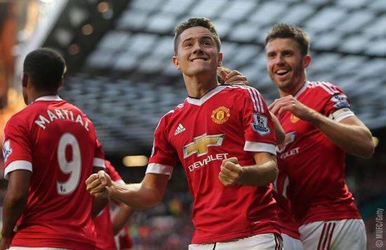 他却又贡献 他却又贡献